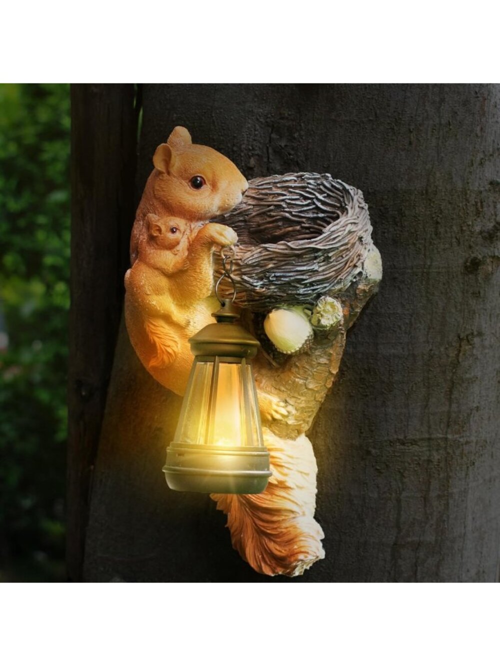 Charming Squirrel Garden Statue with Solar Lantern - Outdoor Decor for Porch